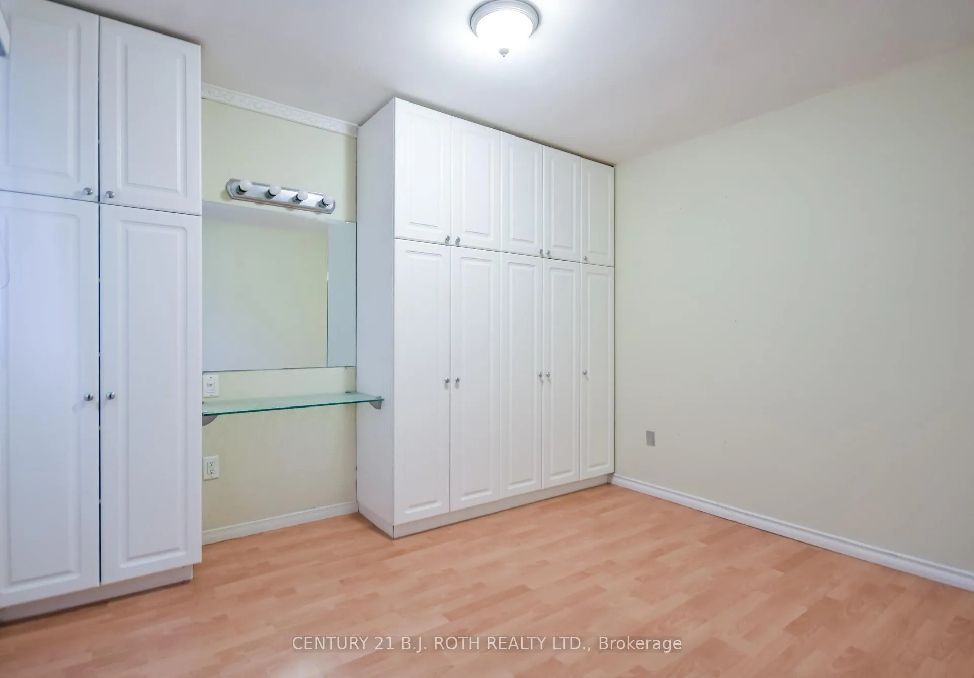 Photo 19 of Unit Upper, 51 Mcdougall Drive, Barrie, West Bayfield — HOMEH