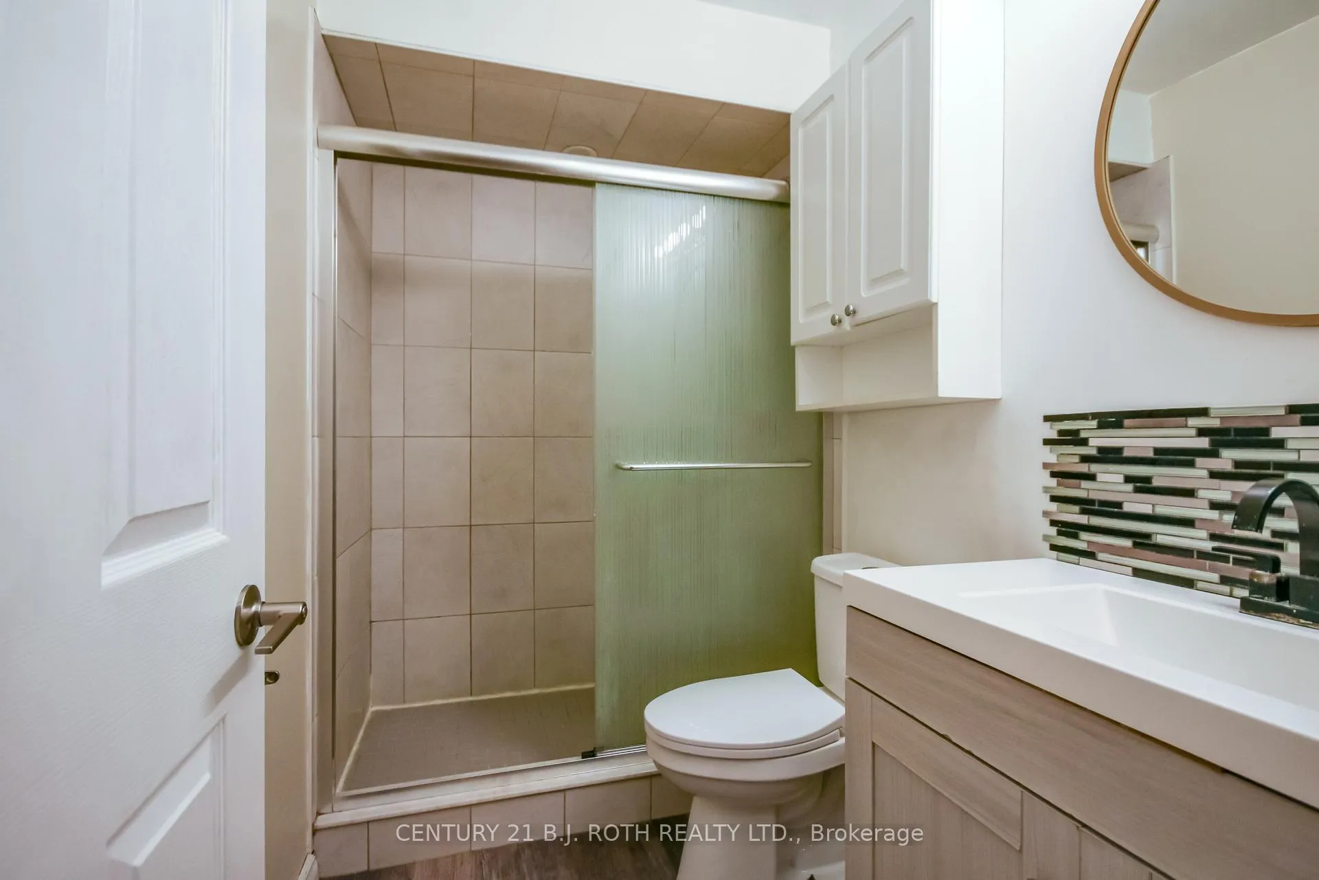 Photo 21 of Unit Upper, 51 Mcdougall Drive, Barrie, West Bayfield — HOMEH