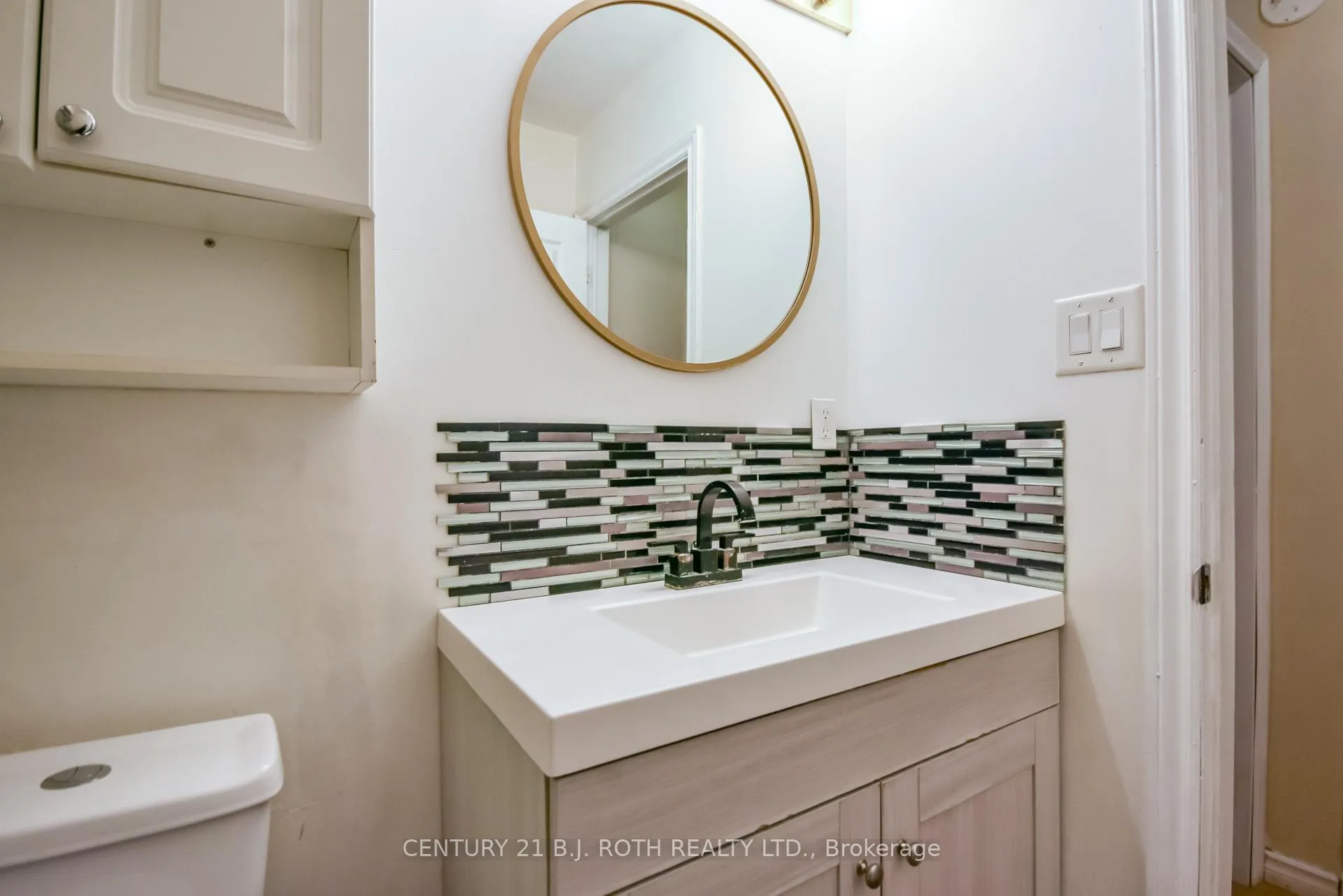 Photo 22 of Unit Upper, 51 Mcdougall Drive, Barrie, West Bayfield — HOMEH