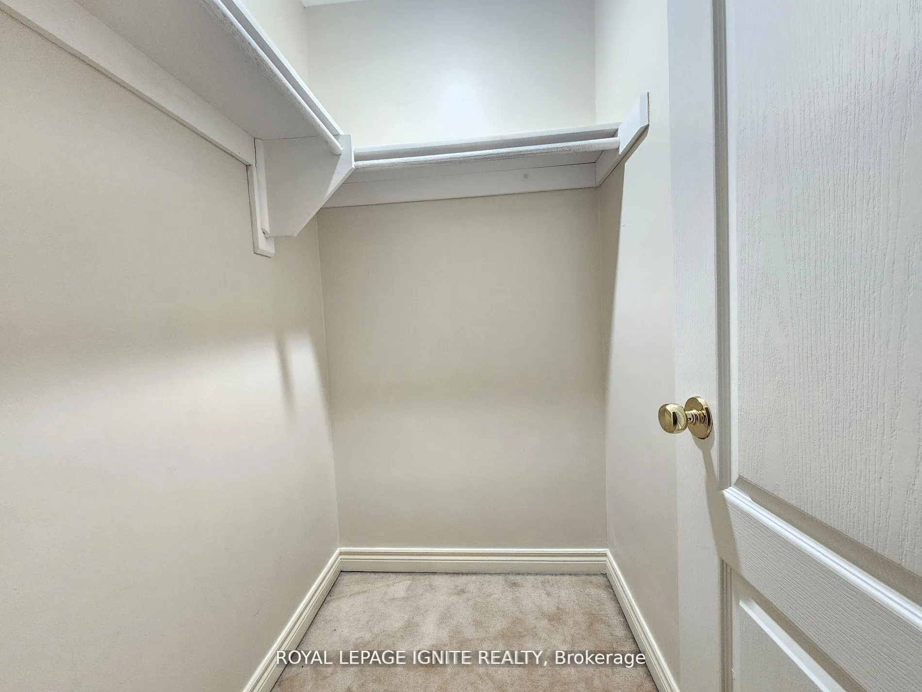 Photo 11 of 60 Pressed Brick Drive, Brampton, Brampton North — HOMEH