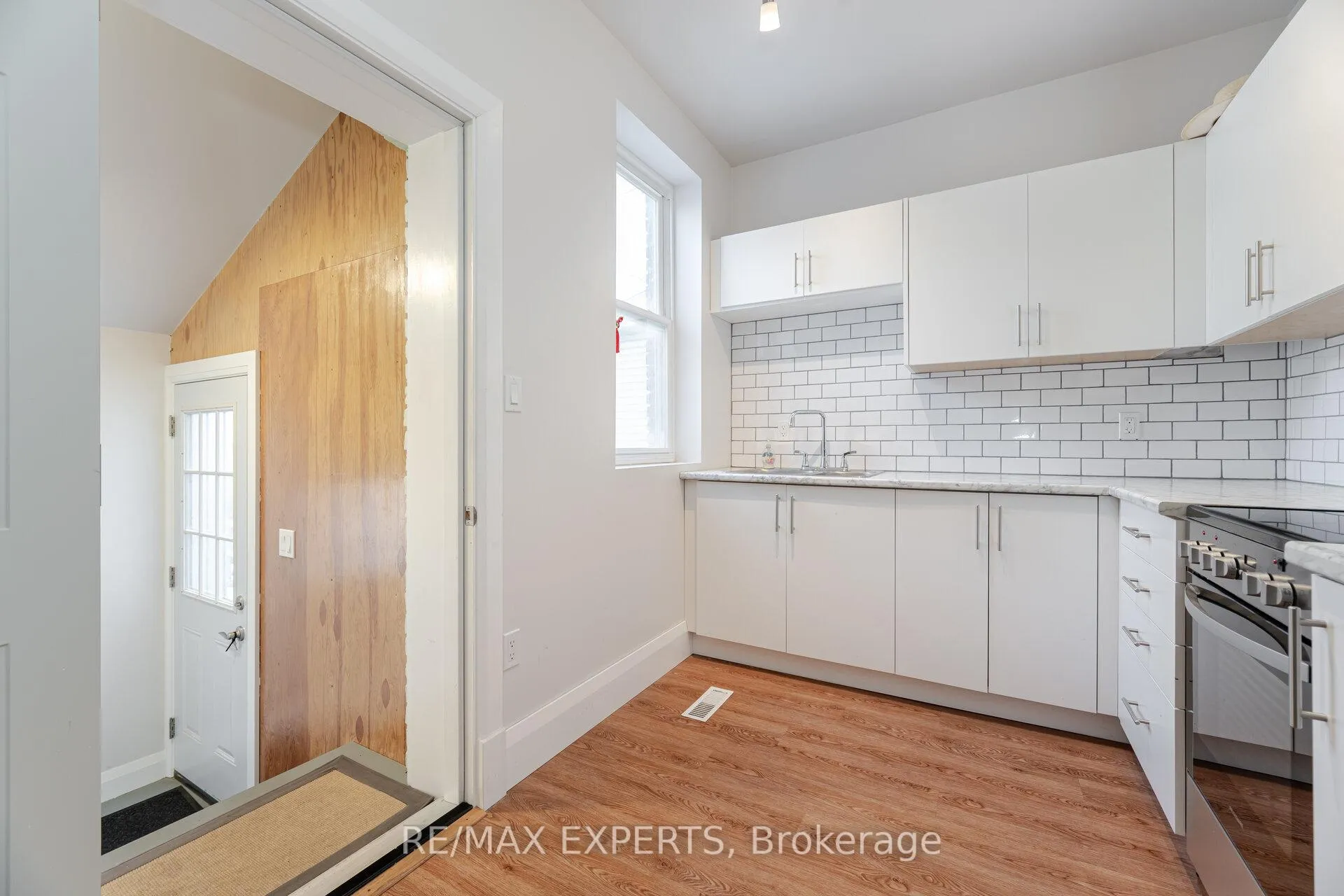 Photo 8 of 289 Old Weston Road, Toronto, Weston-Pellam Park — HOMEH