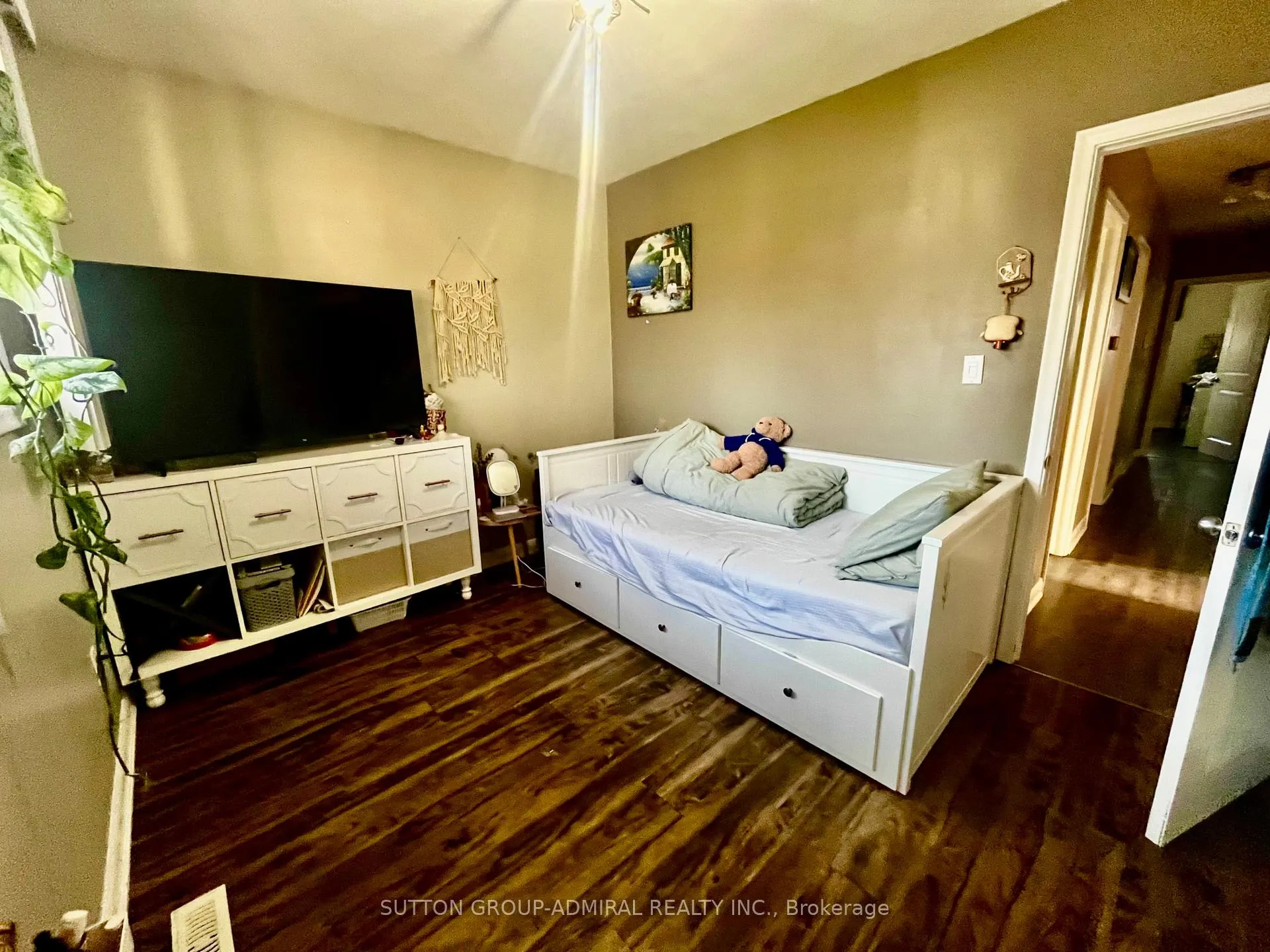 Photo 14 of 7468 Wanless Street, Niagara Falls, Ascot — HOMEH