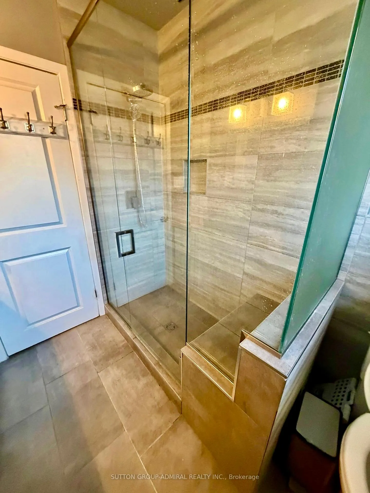 Photo 15 of 7468 Wanless Street, Niagara Falls, Ascot — HOMEH