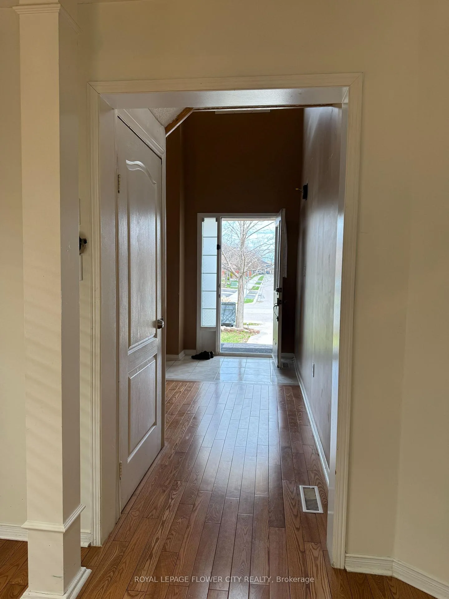 Photo 4 of Unit Upper, 58 Brentcliff Drive, Brampton, Fletcher's Meadow — HOMEH