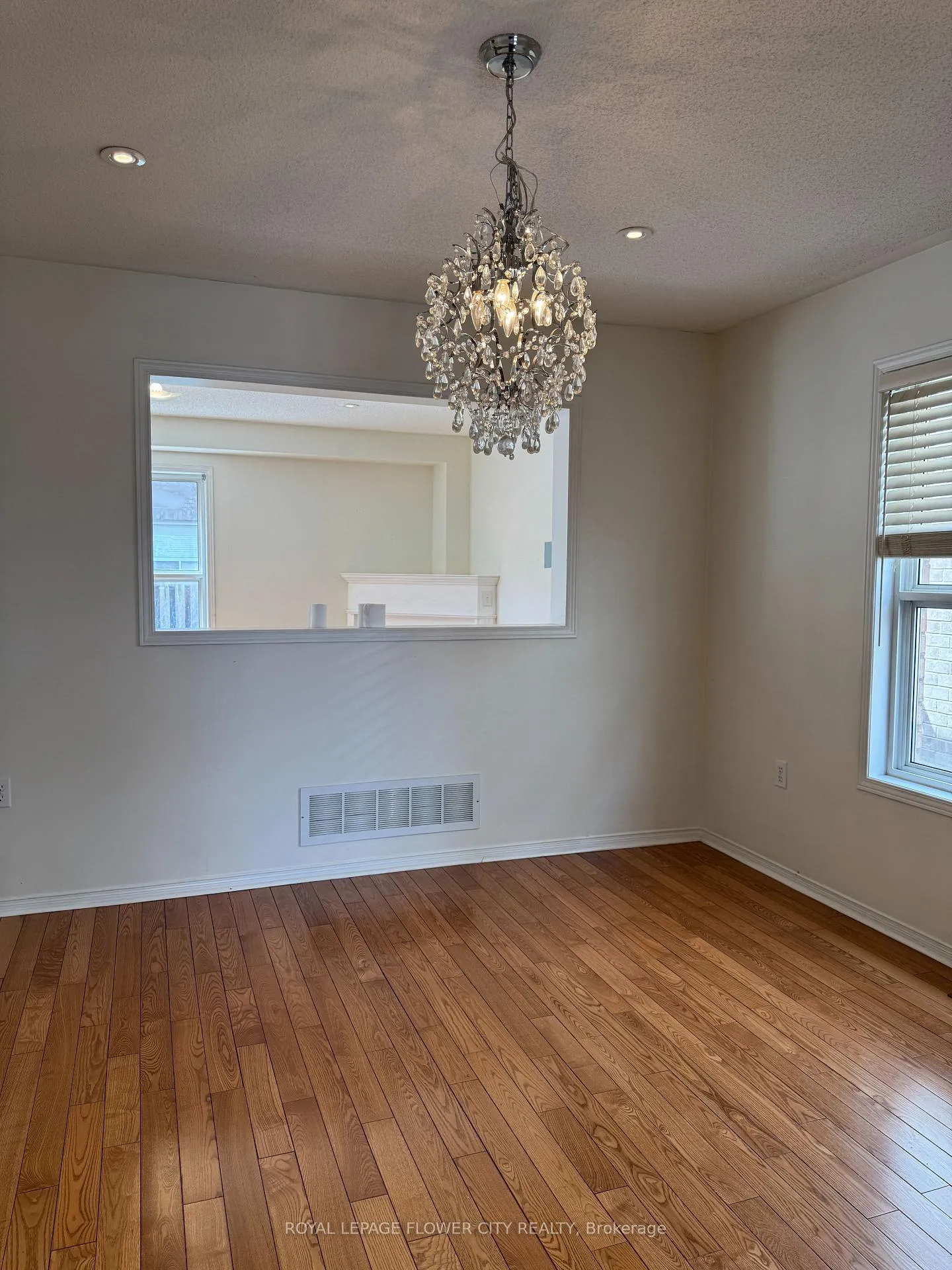 Photo 6 of Unit Upper, 58 Brentcliff Drive, Brampton, Fletcher's Meadow — HOMEH