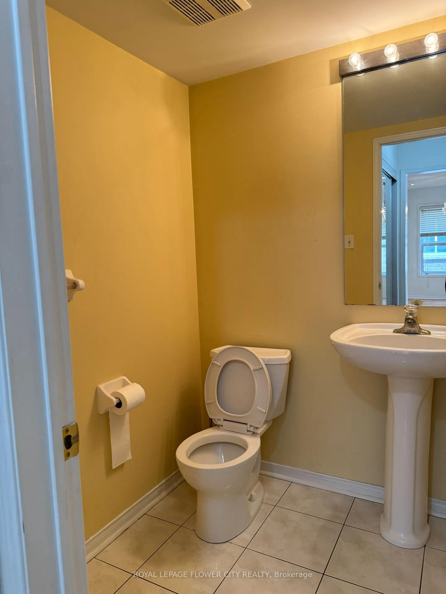 Photo 11 of Unit Upper, 58 Brentcliff Drive, Brampton, Fletcher's Meadow — HOMEH