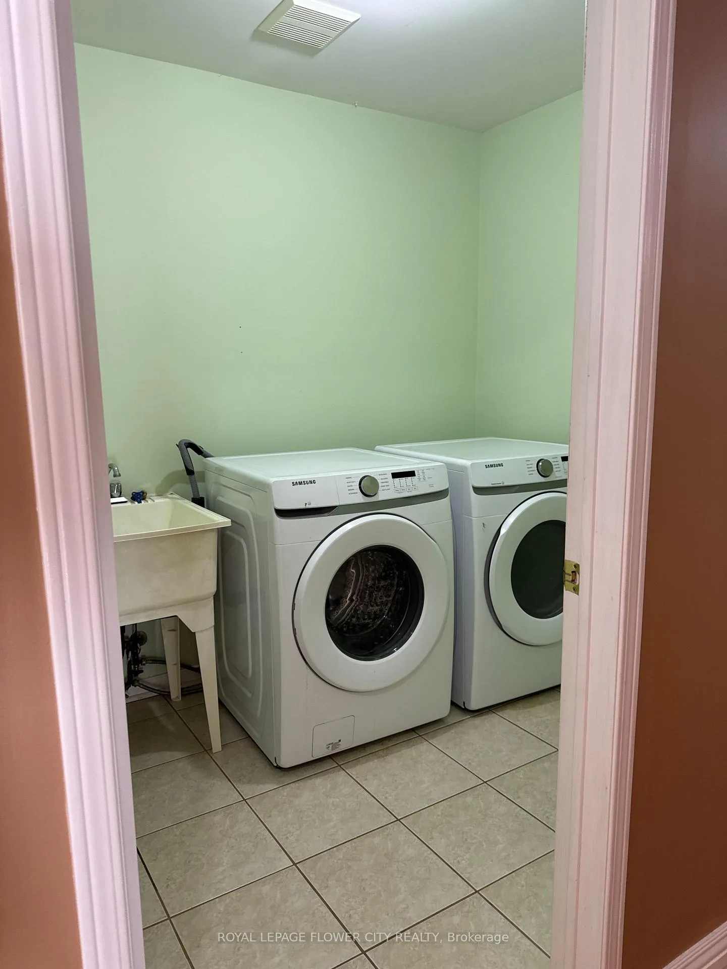 Photo 34 of Unit Upper, 58 Brentcliff Drive, Brampton, Fletcher's Meadow — HOMEH