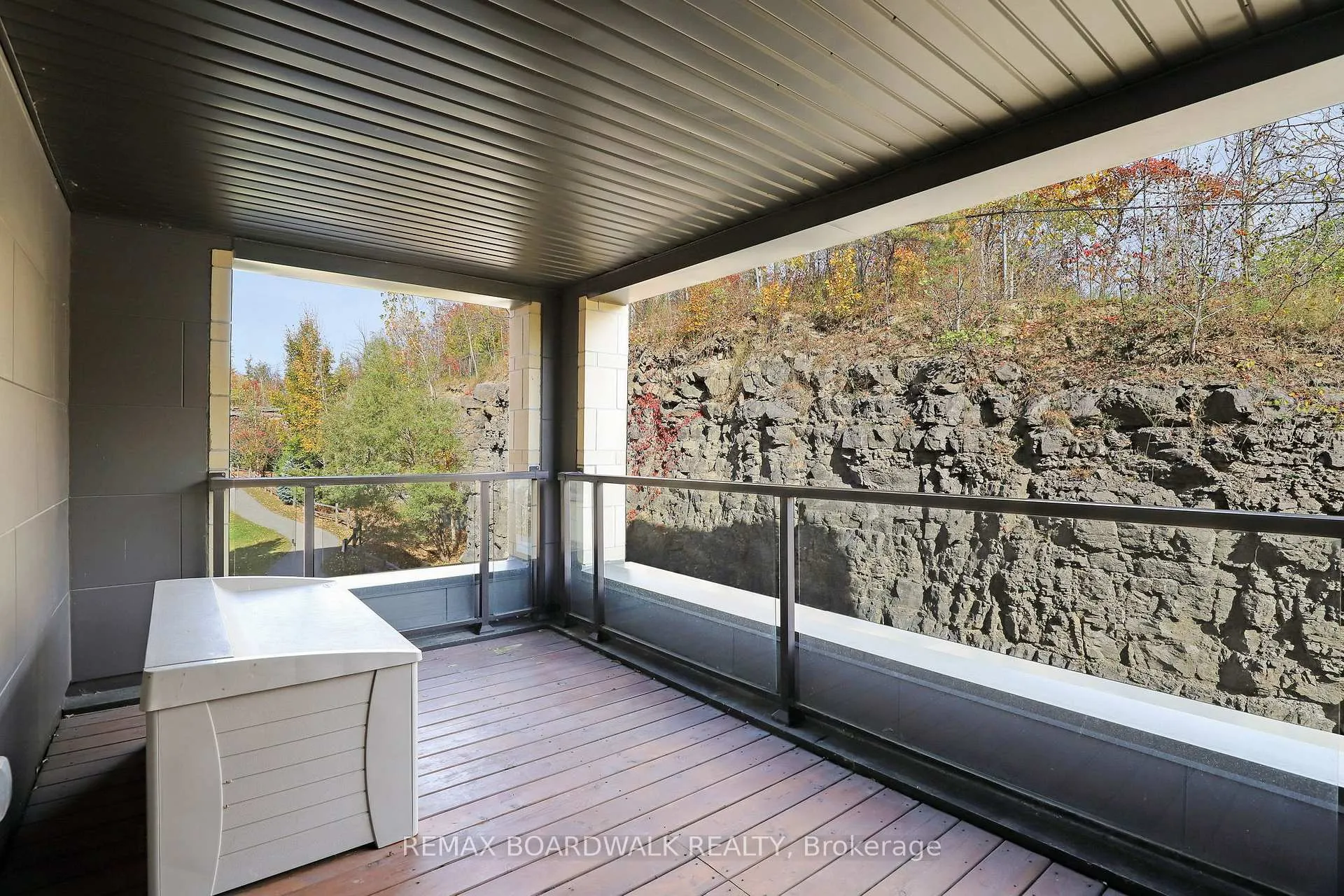 Photo 5 of Unit #202, 230 Titanium Private, Ottawa, Convent Glen North — HOMEH