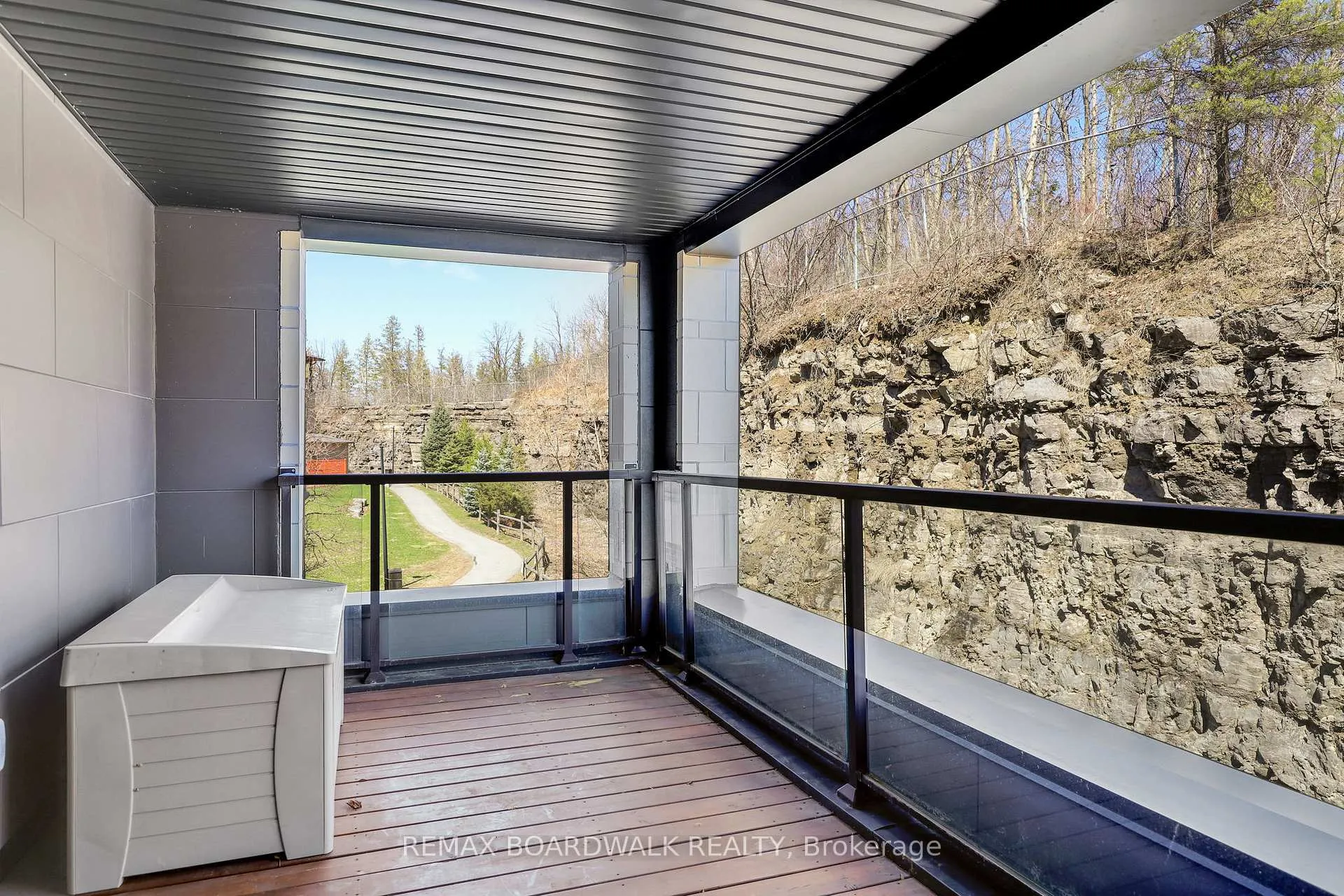 Photo 31 of Unit #202, 230 Titanium Private, Ottawa, Convent Glen North — HOMEH
