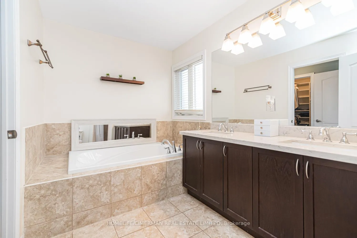 Photo 41 of 4672 Thomas Alton Boulevard, Burlington, Alton — HOMEH
