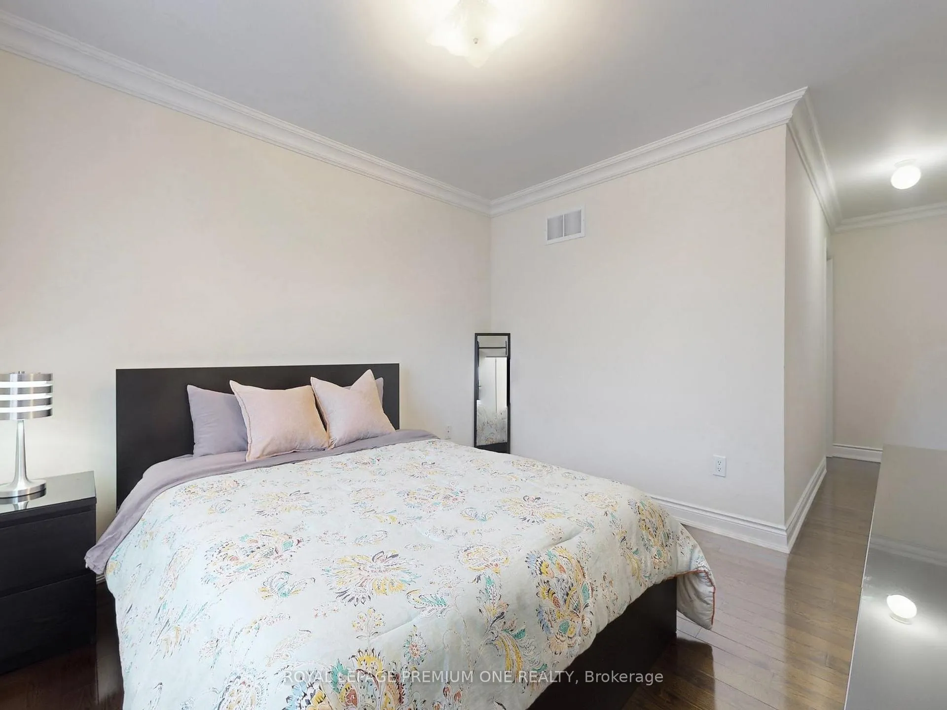 Photo 30 of 74 Foresta Drive, Vaughan, Vellore Village — HOMEH