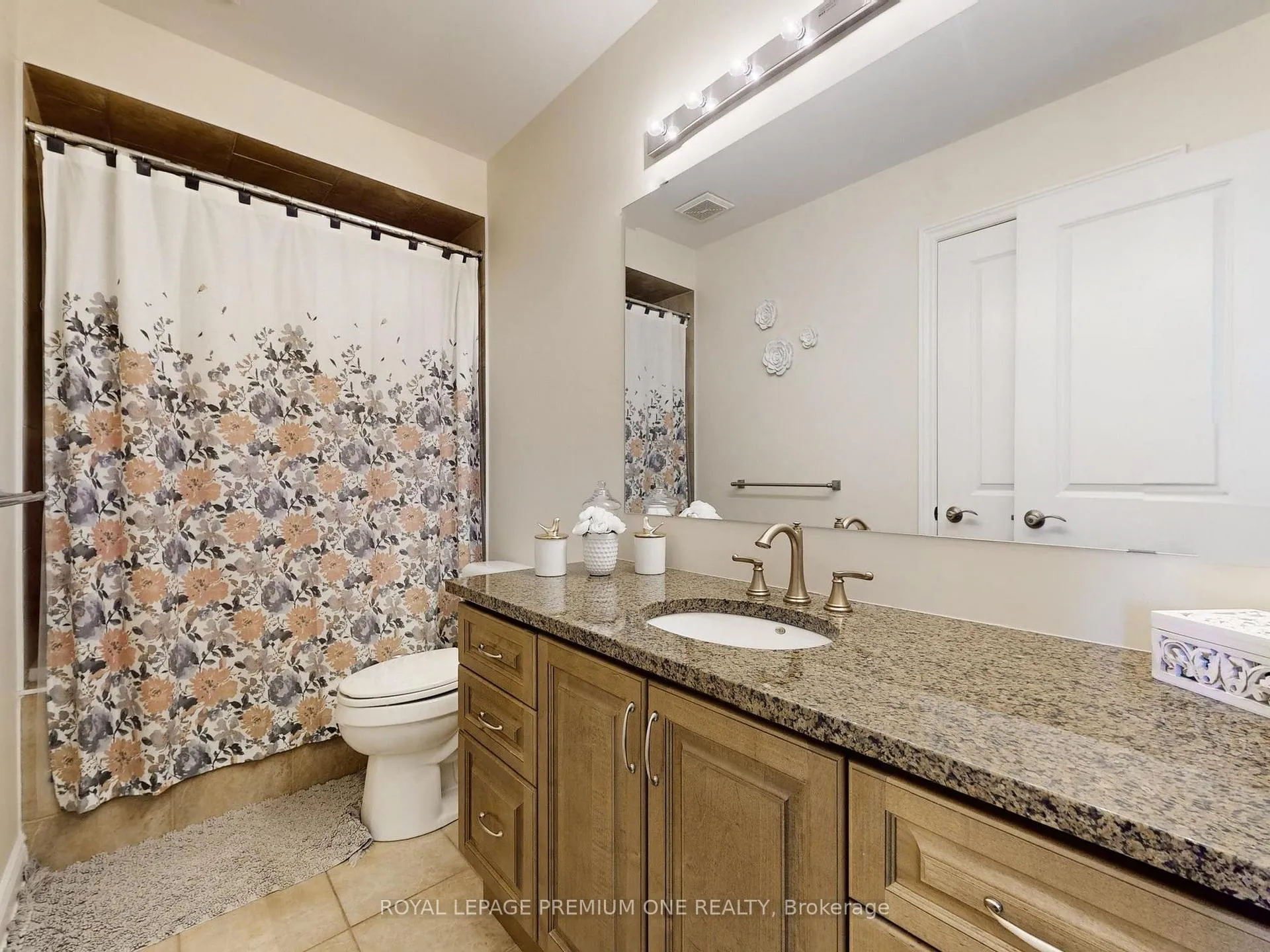 Photo 31 of 74 Foresta Drive, Vaughan, Vellore Village — HOMEH