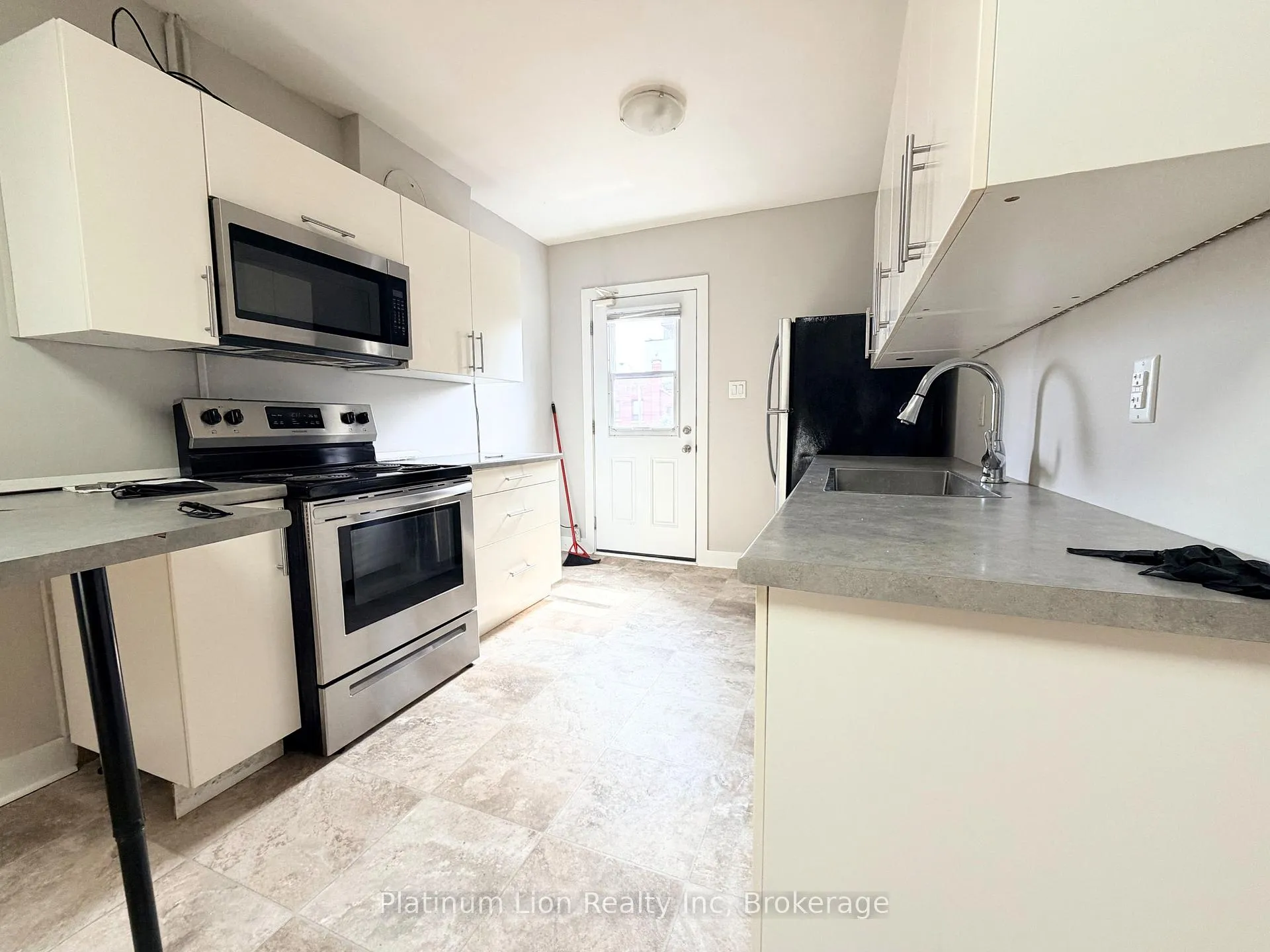Photo 2 of Unit A, 310 Barton Street, Hamilton, Stinson — HOMEH