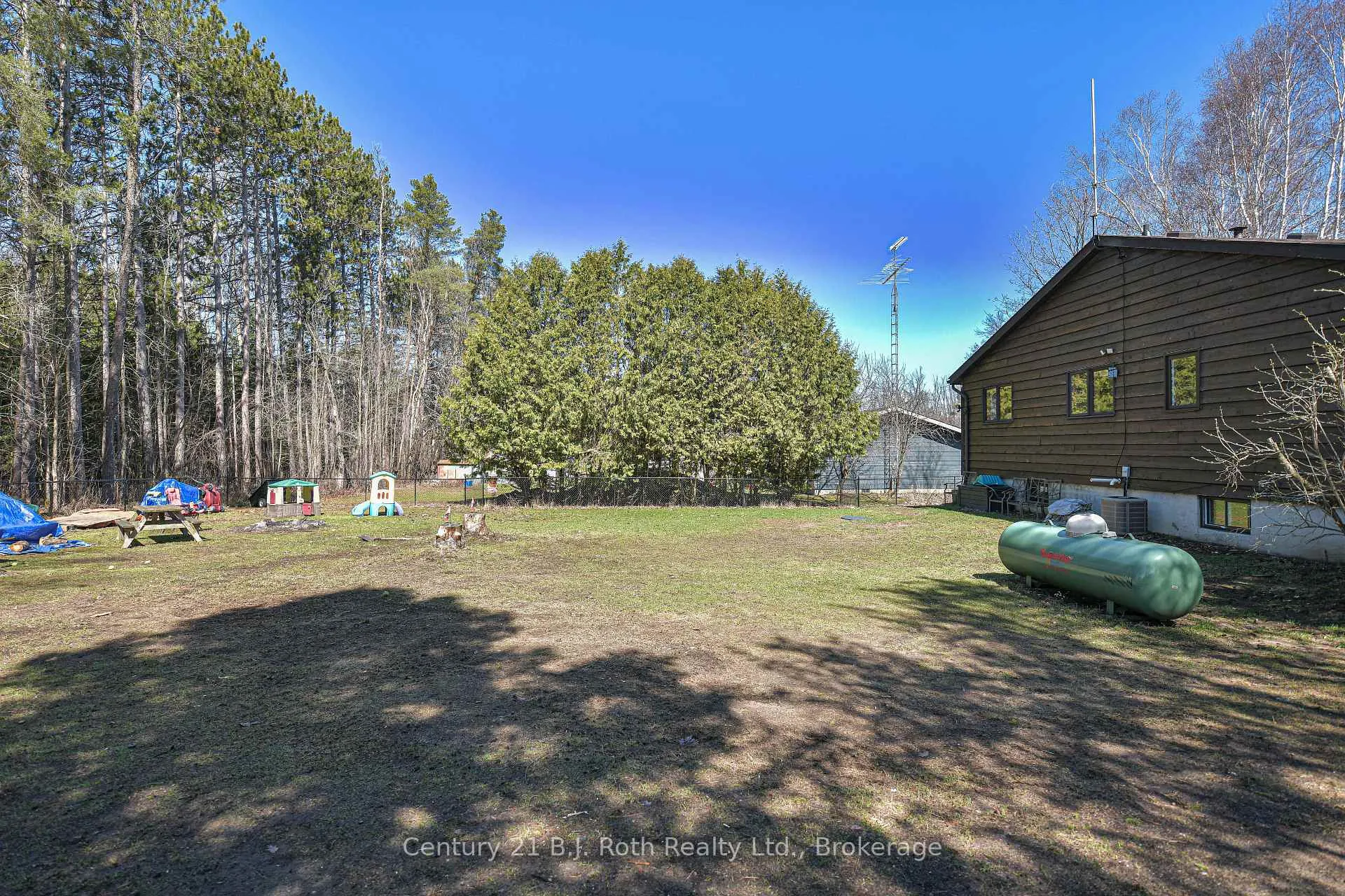 Photo 4 of 2352 Reeves Road, Tay, Rural Tay — HOMEH