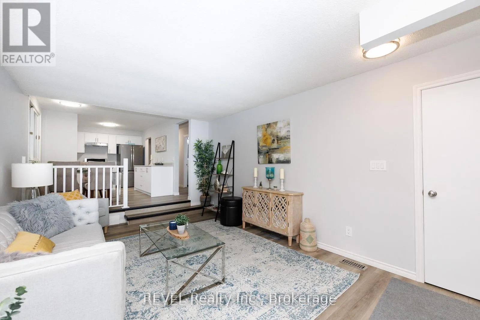 Photo 5 of 116 Hillview Road, St. Catharines, Western Hill — HOMEH