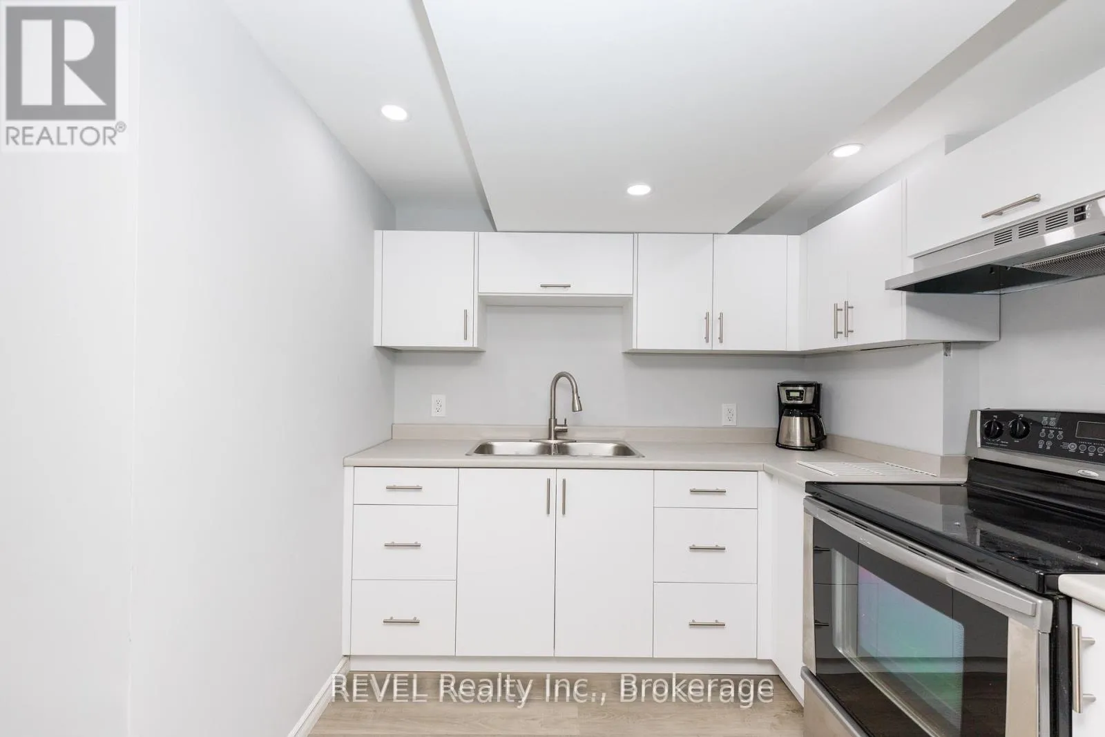 Photo 15 of 116 Hillview Road, St. Catharines, Western Hill — HOMEH