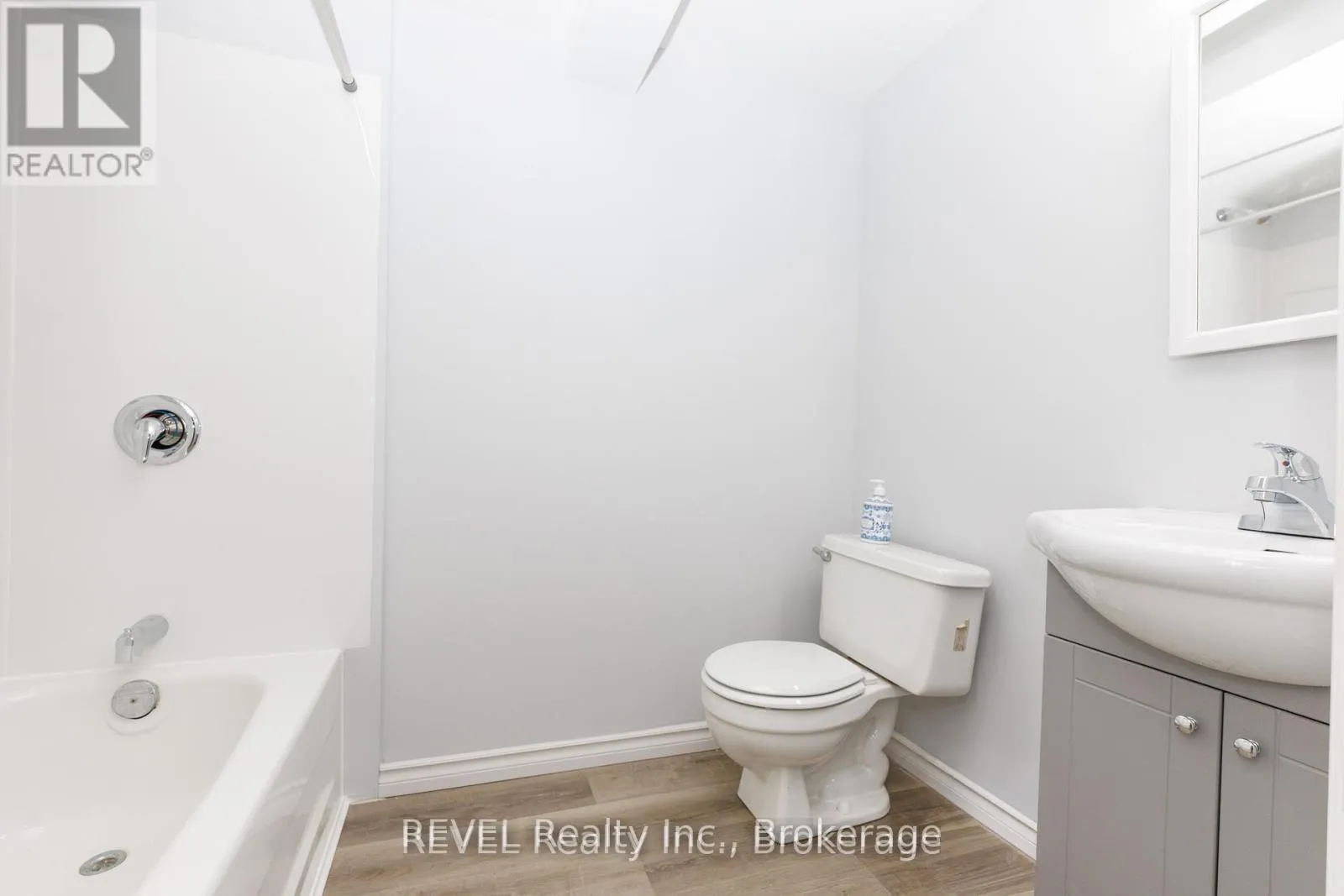 Photo 20 of 116 Hillview Road, St. Catharines, Western Hill — HOMEH