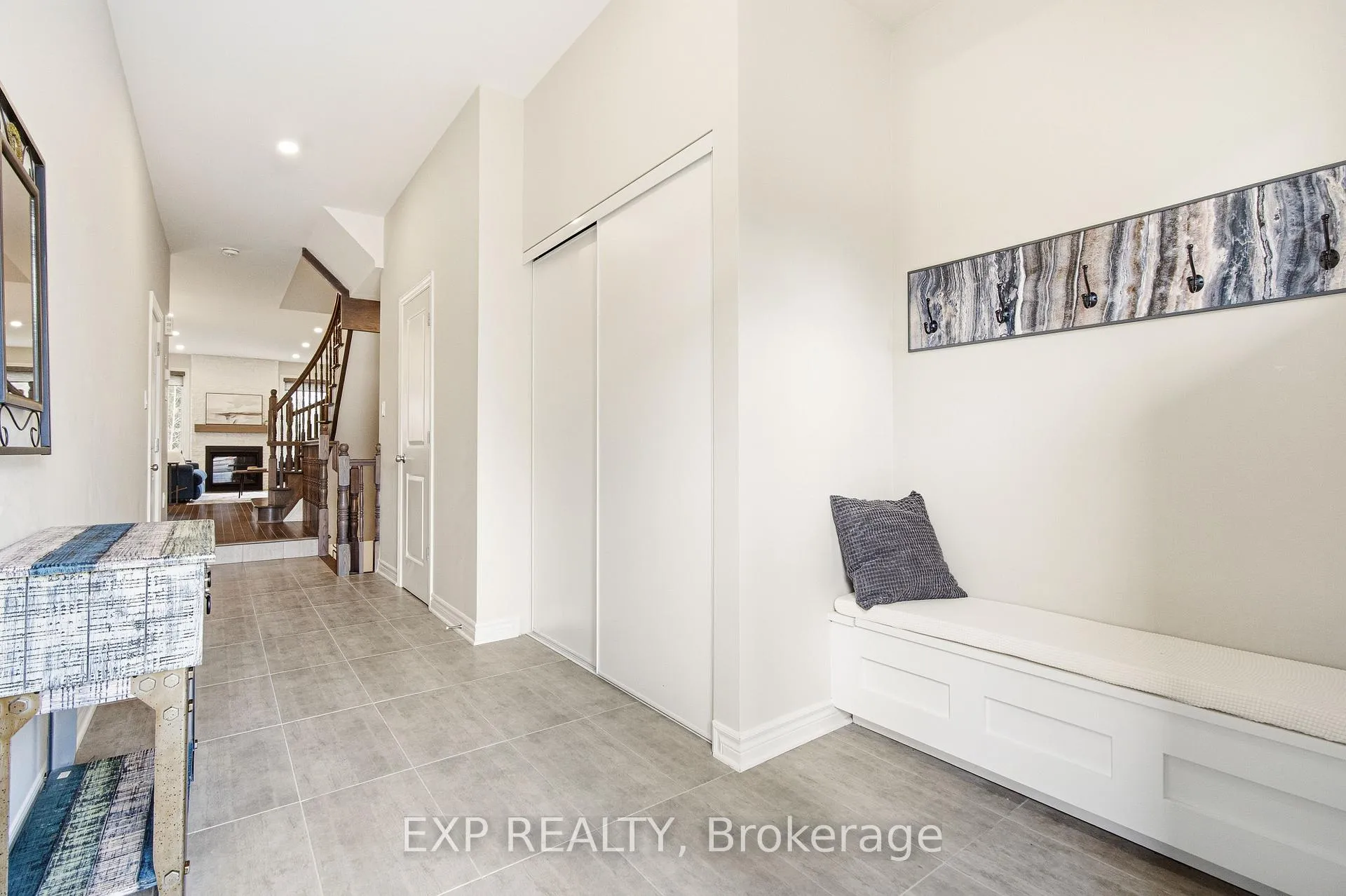 Photo 2 of 528 Fawn Valley Private, Ottawa, Blossom Park/Kemp Park/Findlay Creek — HOMEH