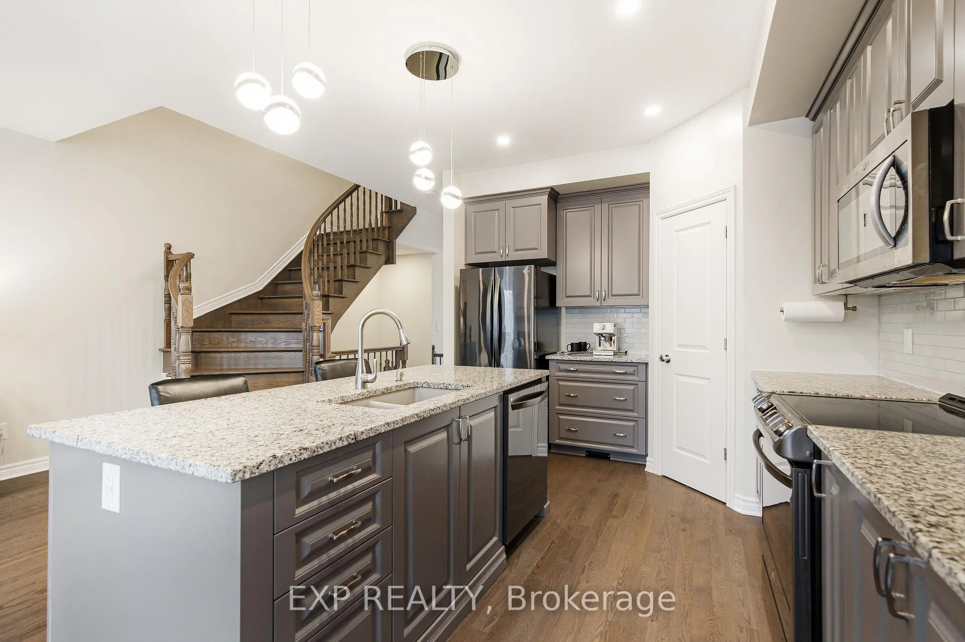 Photo 5 of 528 Fawn Valley Private, Ottawa, Blossom Park/Kemp Park/Findlay Creek — HOMEH