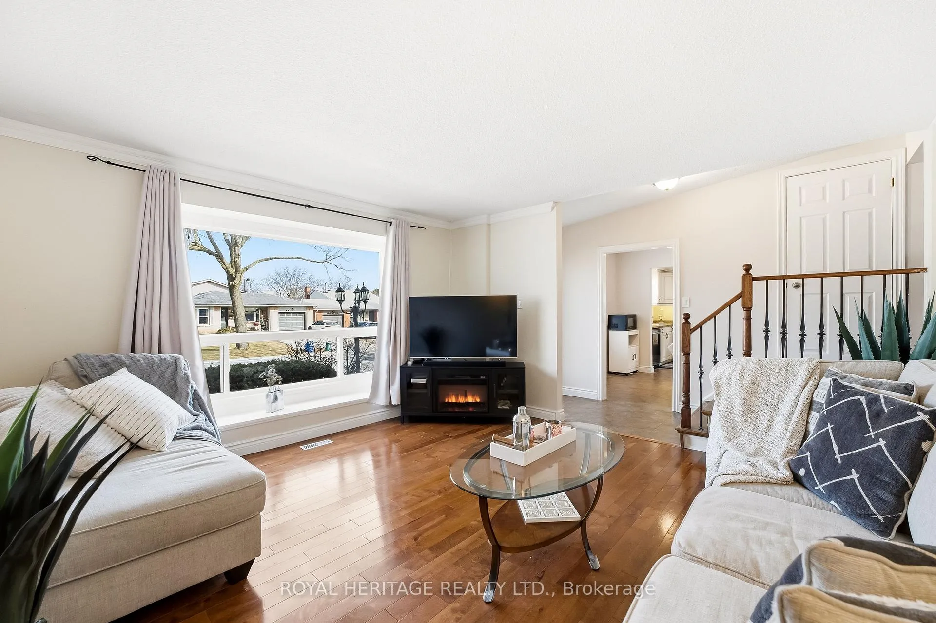 Photo 8 of 148 Guthrie Crescent, Whitby, Lynde Creek — HOMEH