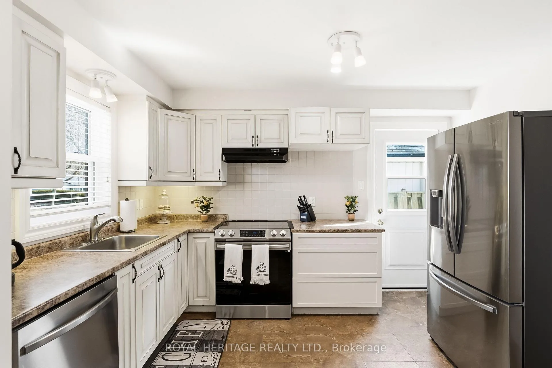 Photo 11 of 148 Guthrie Crescent, Whitby, Lynde Creek — HOMEH
