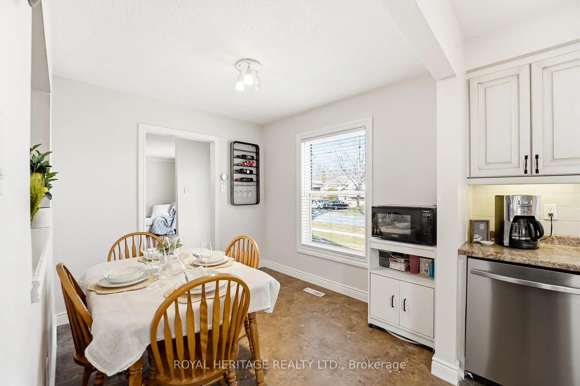 Photo 16 of 148 Guthrie Crescent, Whitby, Lynde Creek — HOMEH