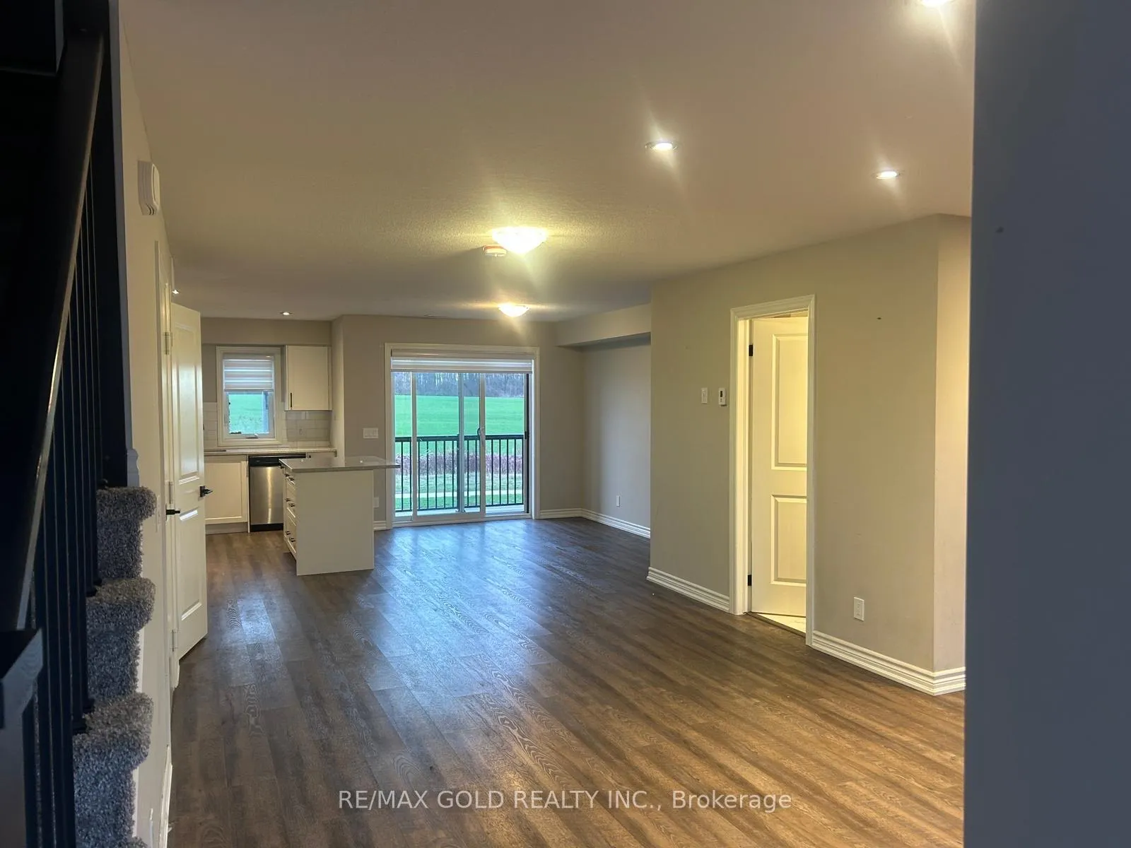 Photo 5 of Unit 19, 235 Chapel Hill Drive, Waterloo — HOMEH