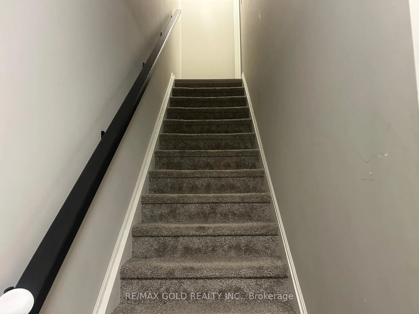Photo 6 of Unit 19, 235 Chapel Hill Drive, Waterloo — HOMEH