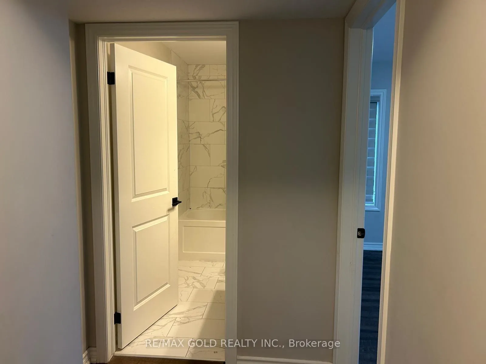Photo 9 of Unit 19, 235 Chapel Hill Drive, Waterloo — HOMEH