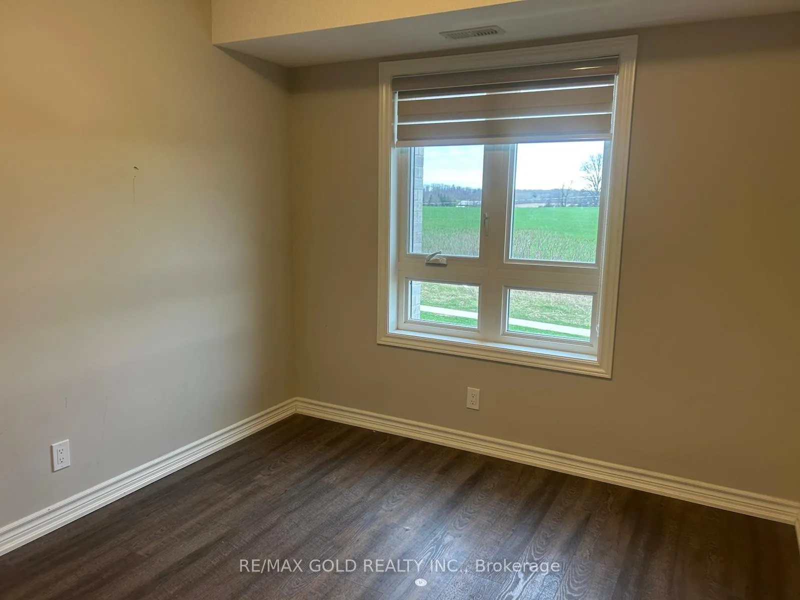 Photo 16 of Unit 19, 235 Chapel Hill Drive, Waterloo — HOMEH