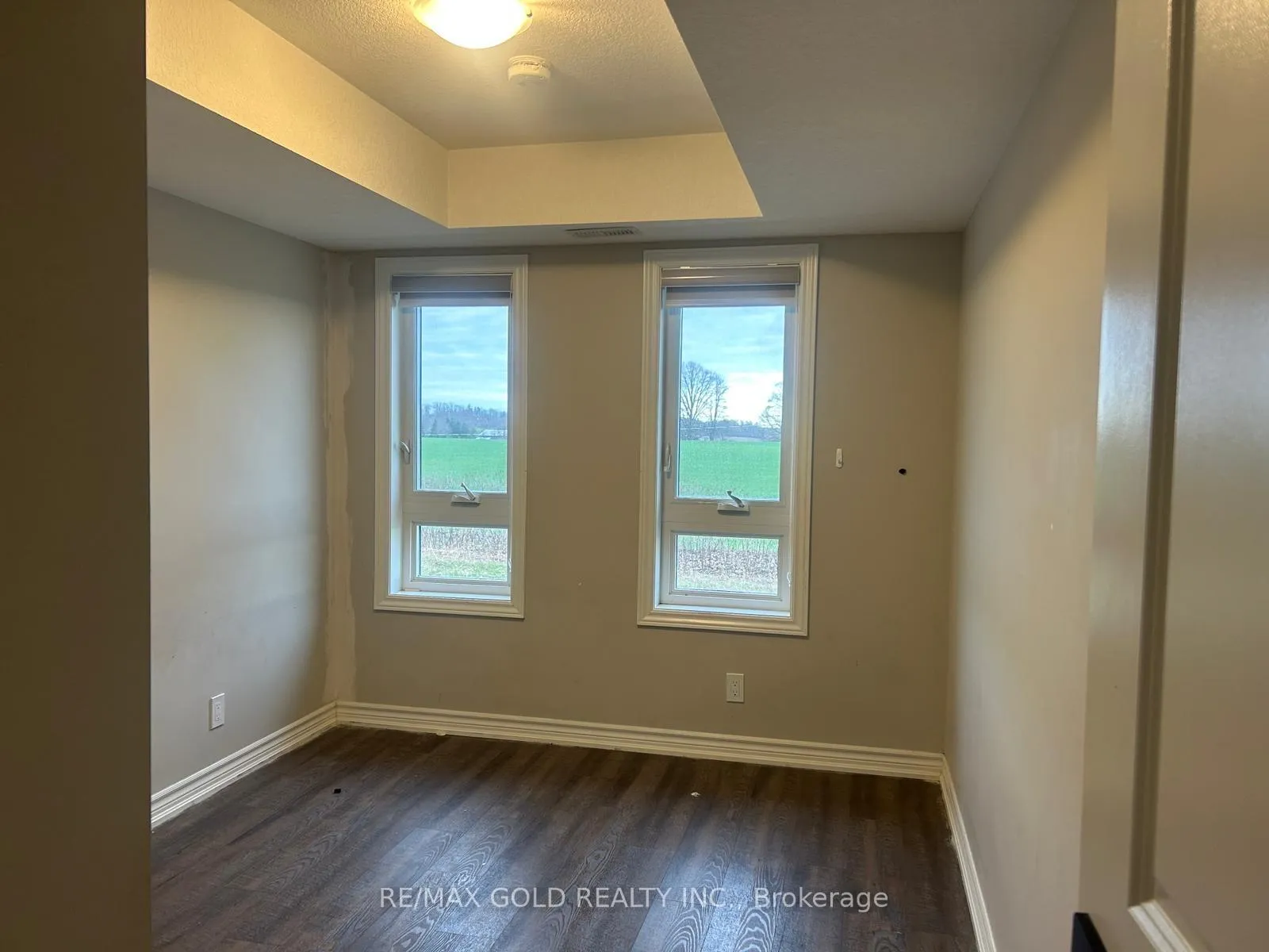 Photo 17 of Unit 19, 235 Chapel Hill Drive, Waterloo — HOMEH