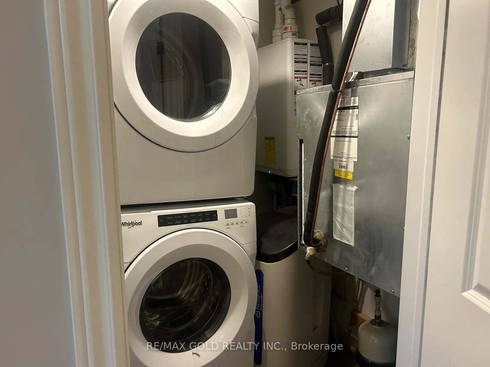 Photo 19 of Unit 19, 235 Chapel Hill Drive, Waterloo — HOMEH