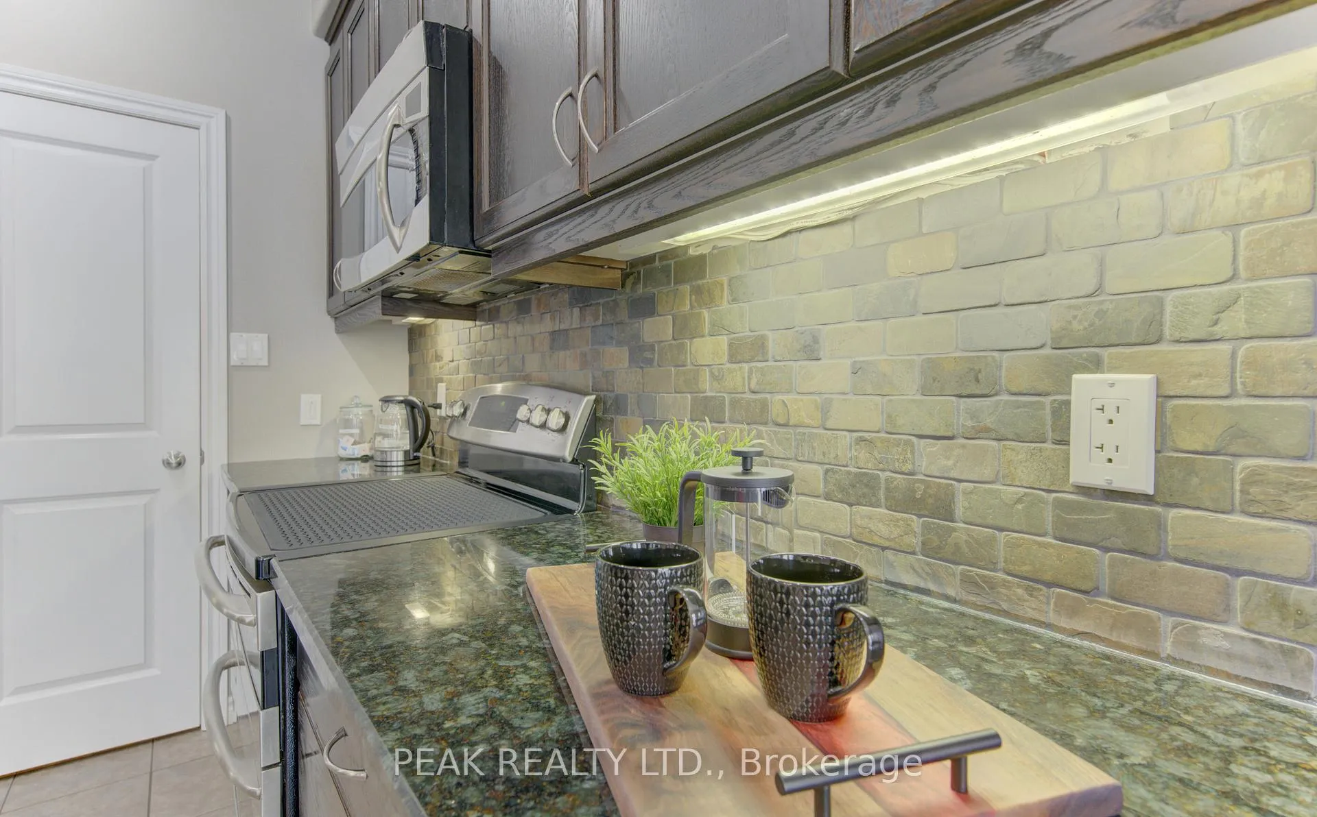 Photo 13 of 64 Walter Perry Place, Wilmot — HOMEH