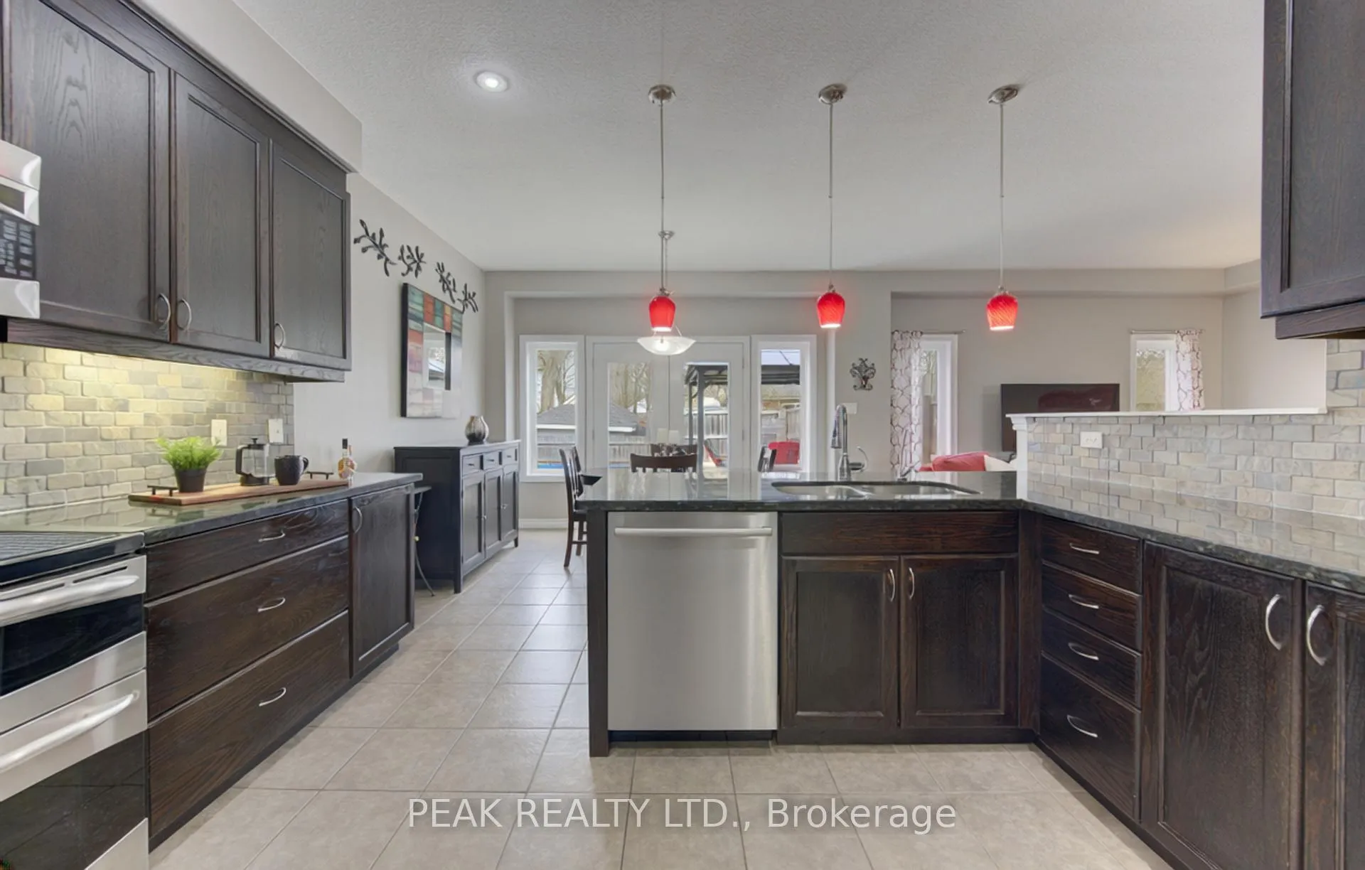 Photo 16 of 64 Walter Perry Place, Wilmot — HOMEH