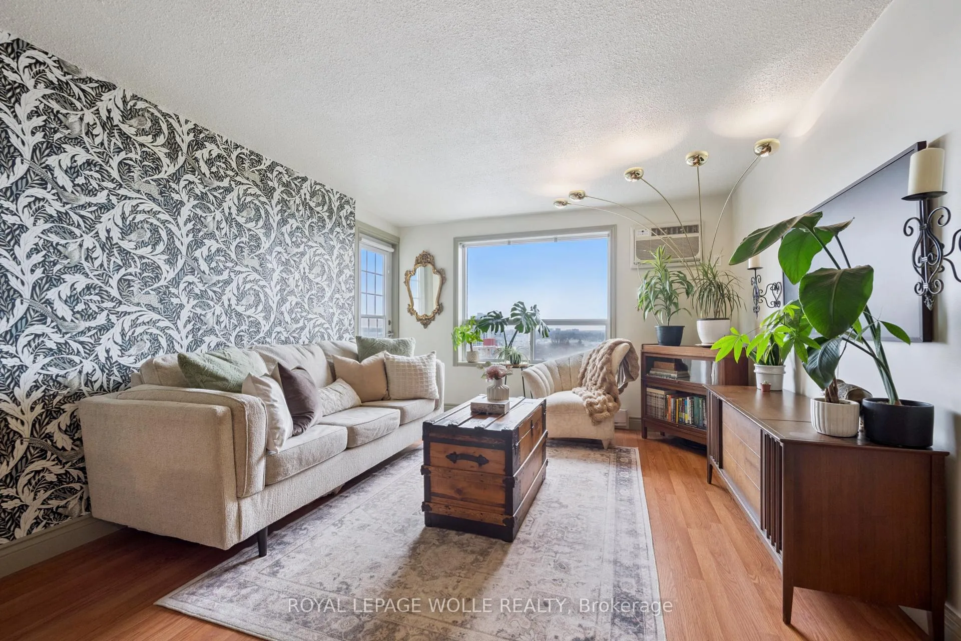 Photo 9 of Unit 1406, 64 Benton Street, Kitchener — HOMEH
