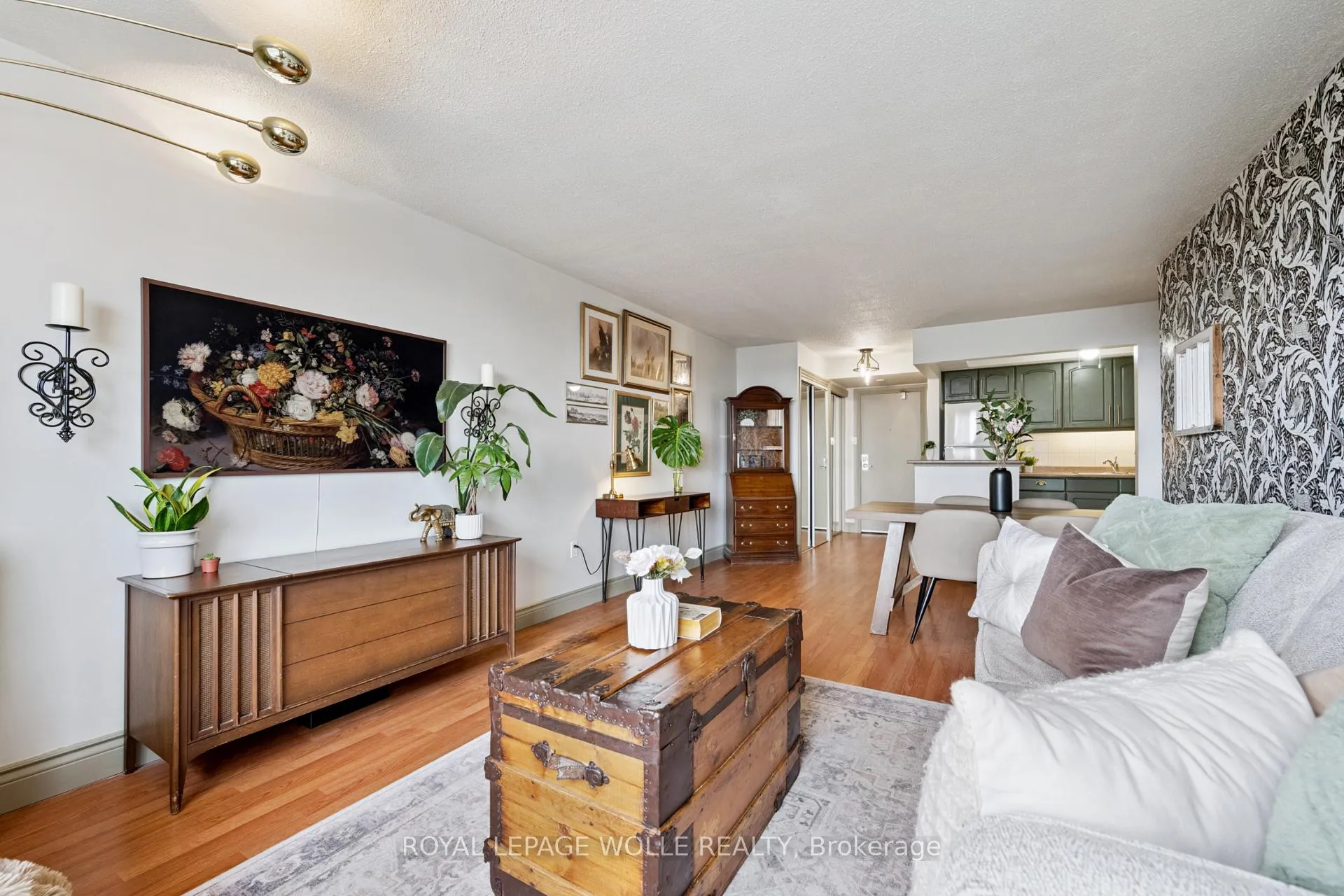Photo 11 of Unit 1406, 64 Benton Street, Kitchener — HOMEH