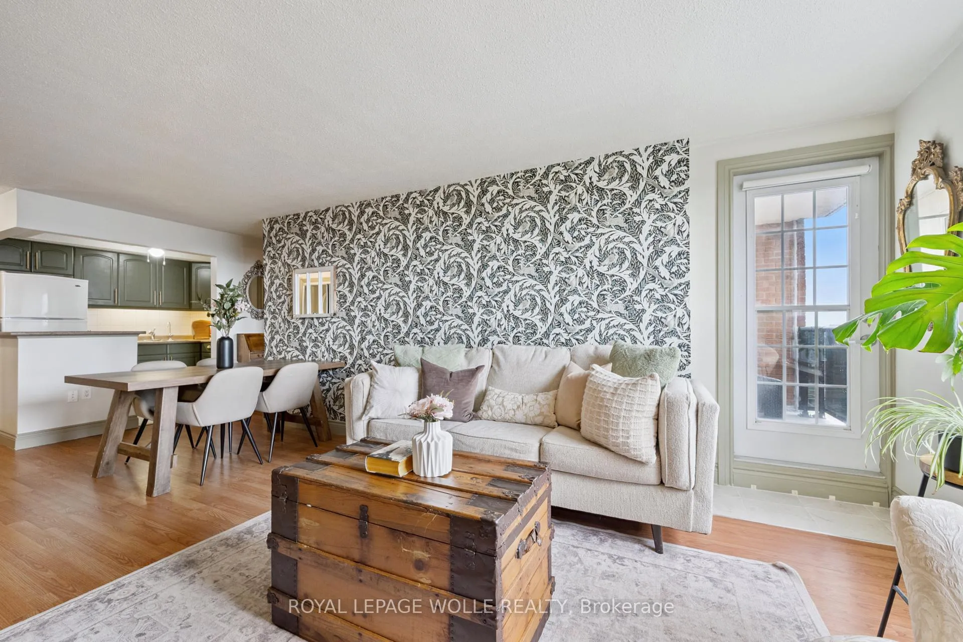 Photo 12 of Unit 1406, 64 Benton Street, Kitchener — HOMEH
