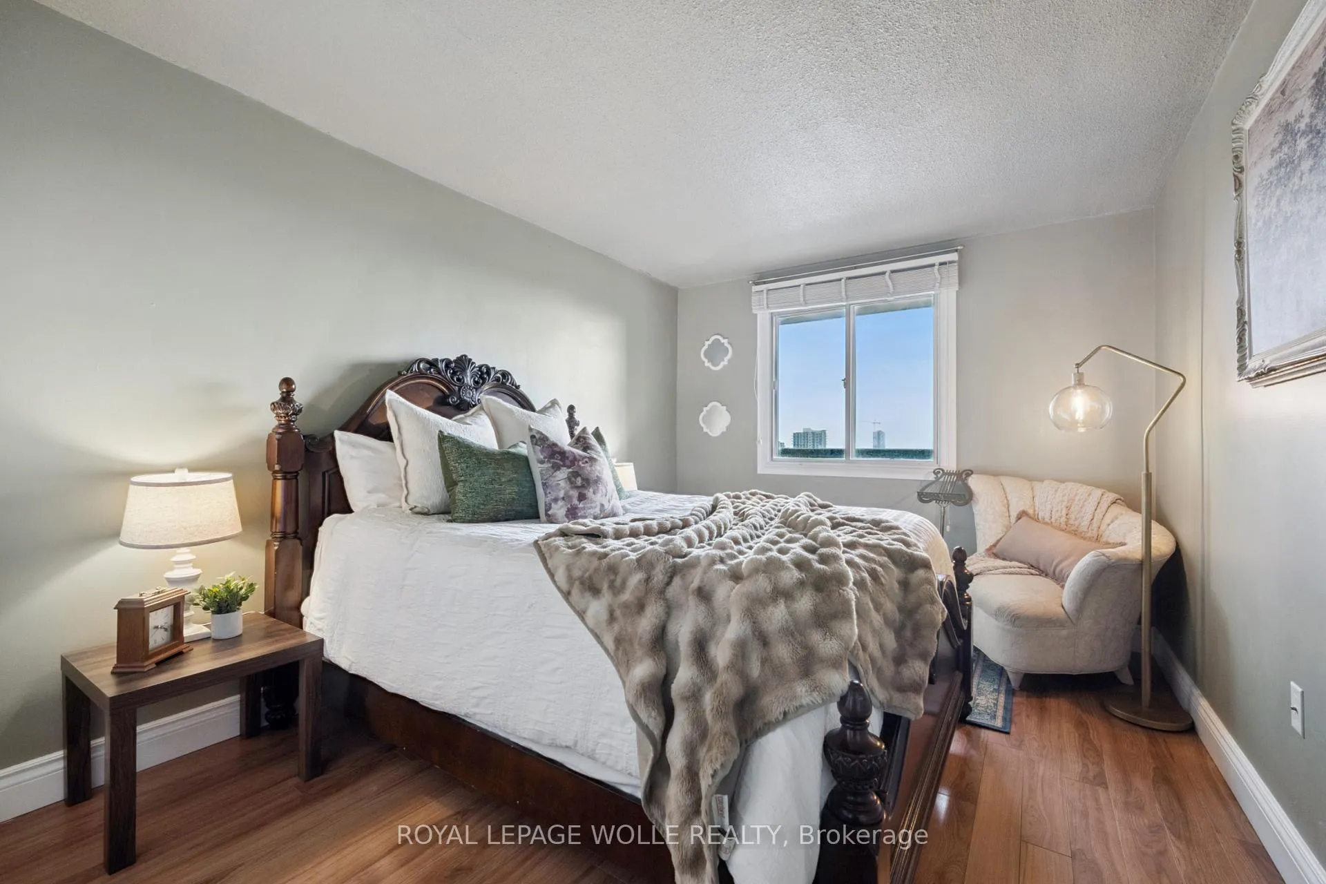 Photo 16 of Unit 1406, 64 Benton Street, Kitchener — HOMEH