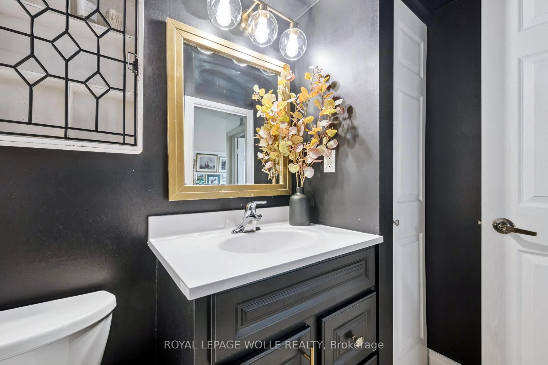 Photo 19 of Unit 1406, 64 Benton Street, Kitchener — HOMEH