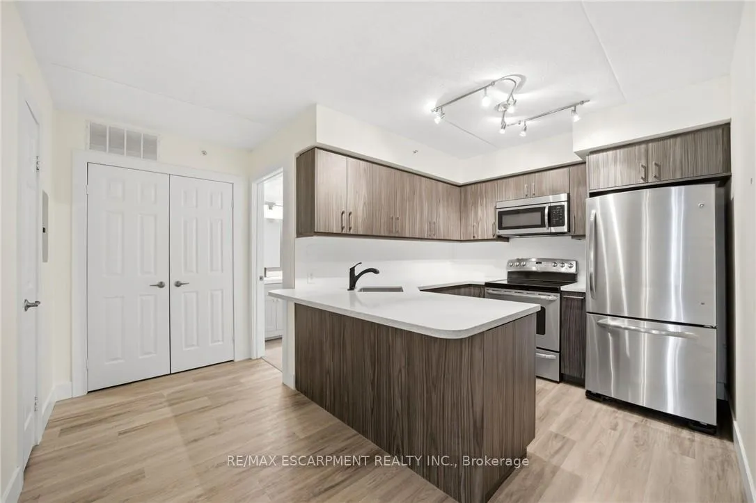 Photo 11 of Unit 308, 1411 Walkers Line, Burlington, Tansley — HOMEH