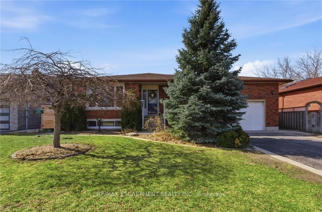 Photo 1 of 21 Margaret Avenue, Grimsby, Grimsby Beach — HOMEH