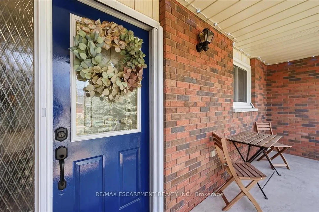 Photo 2 of 21 Margaret Avenue, Grimsby, Grimsby Beach — HOMEH