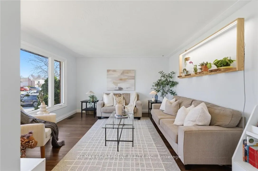 Photo 6 of 21 Margaret Avenue, Grimsby, Grimsby Beach — HOMEH