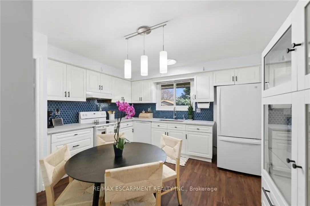 Photo 8 of 21 Margaret Avenue, Grimsby, Grimsby Beach — HOMEH
