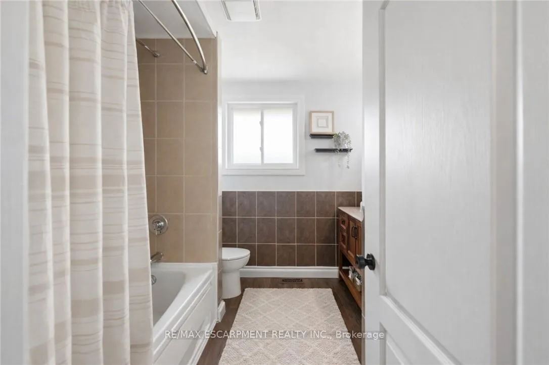 Photo 12 of 21 Margaret Avenue, Grimsby, Grimsby Beach — HOMEH