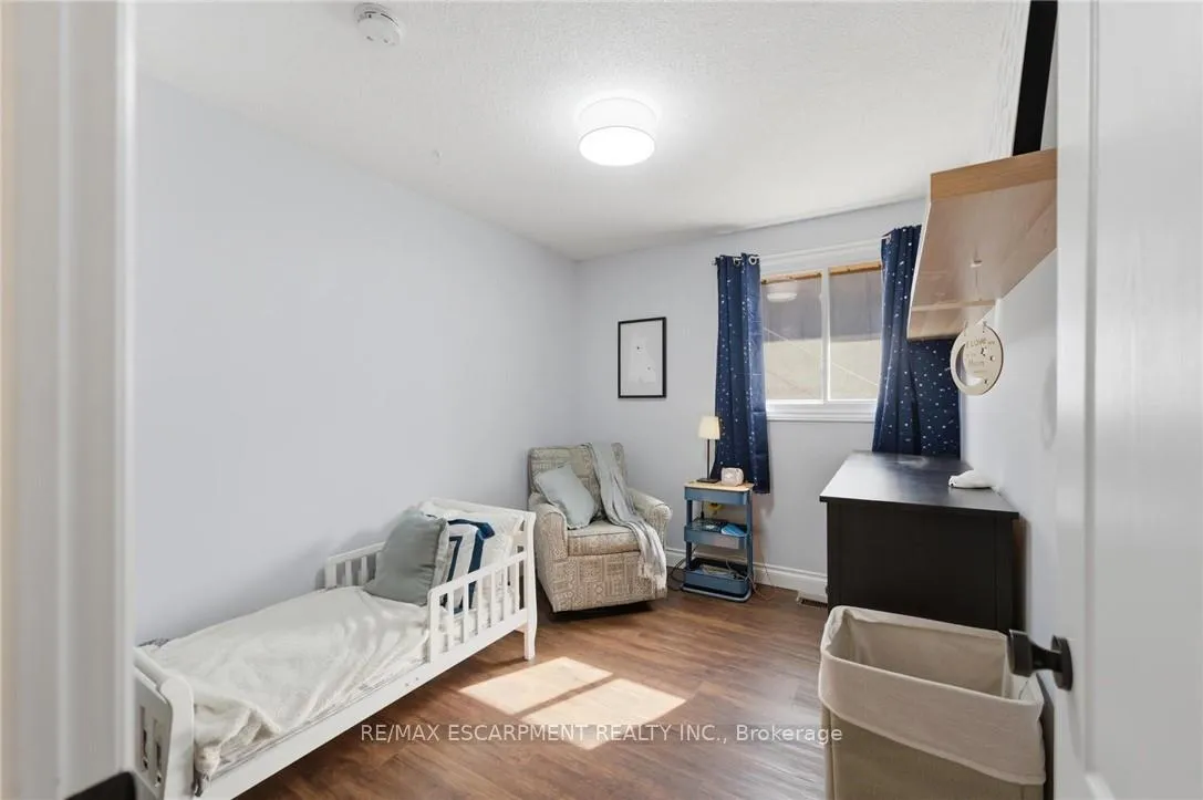 Photo 14 of 21 Margaret Avenue, Grimsby, Grimsby Beach — HOMEH