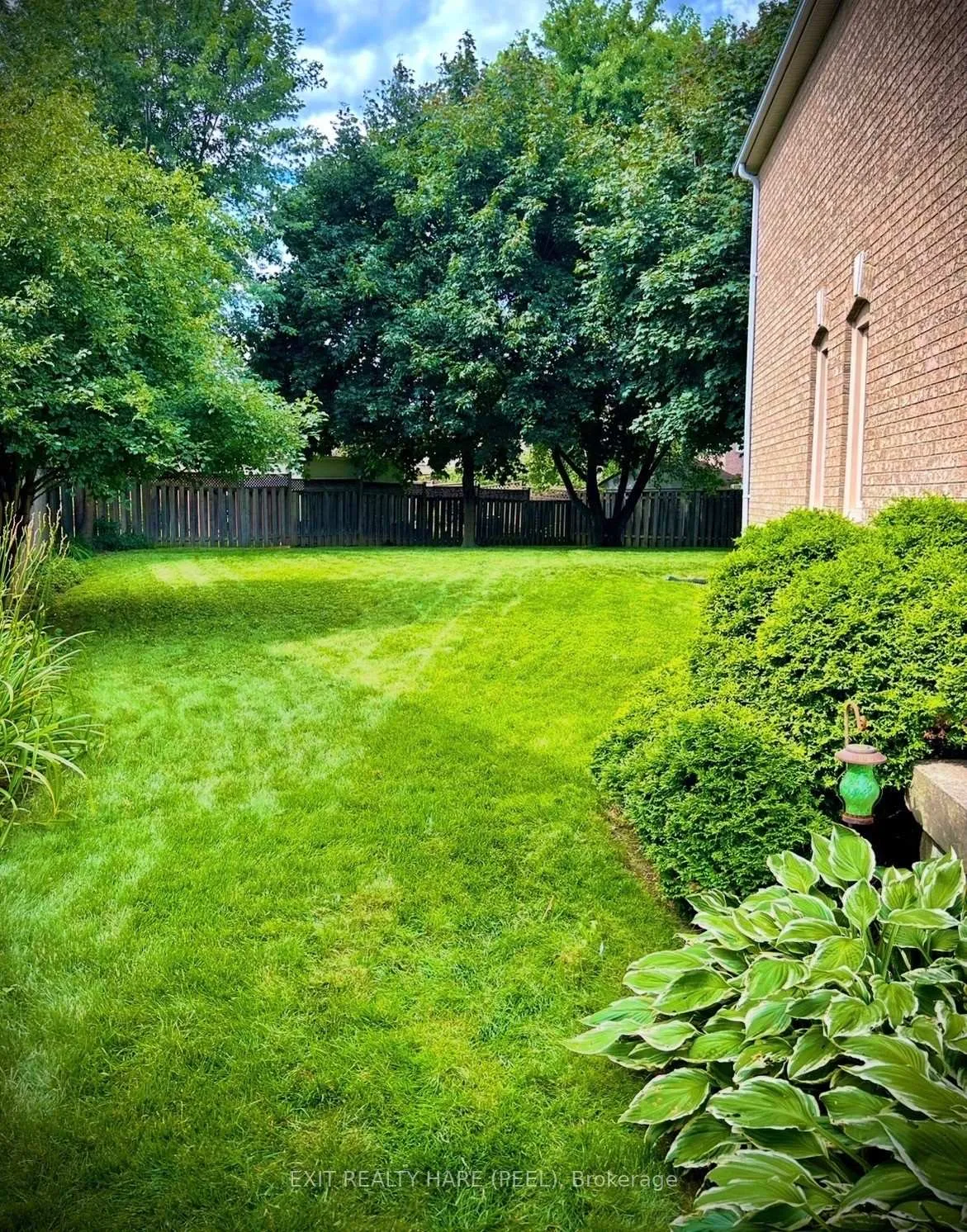 Photo 5 of 86 Lent Crescent, Brampton, Fletcher's West — HOMEH