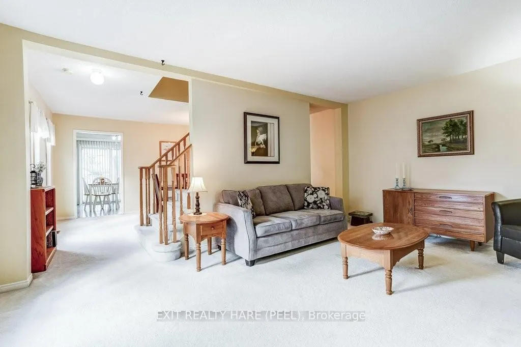 Photo 11 of 86 Lent Crescent, Brampton, Fletcher's West — HOMEH