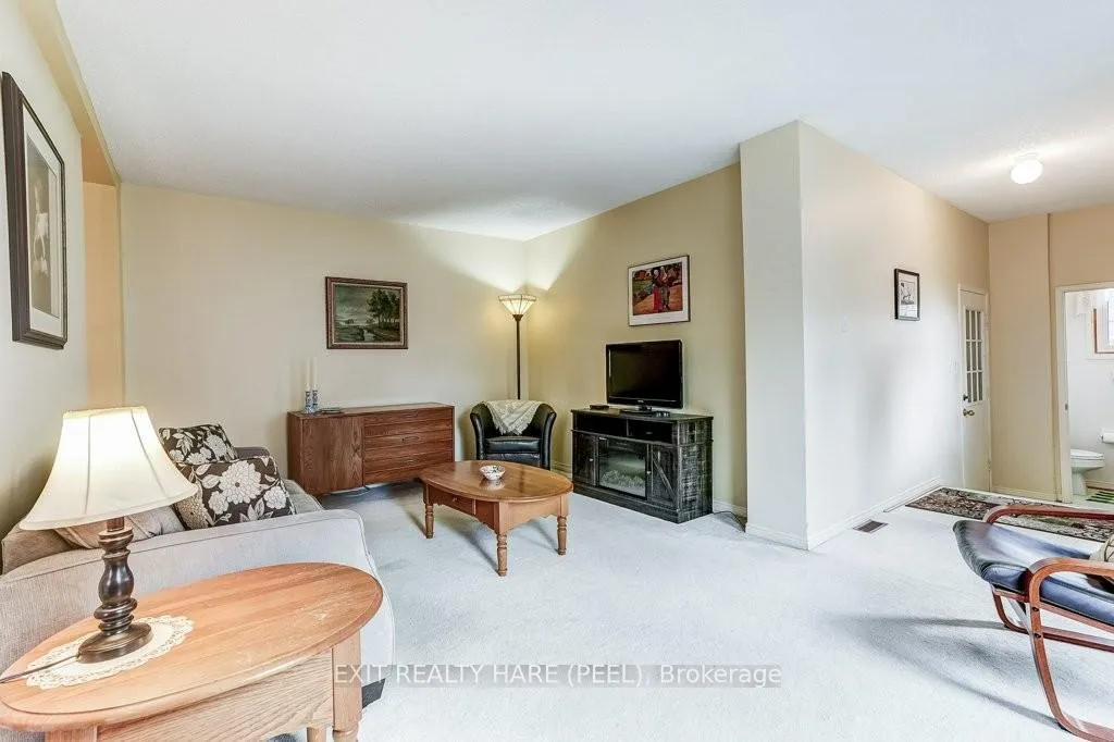 Photo 12 of 86 Lent Crescent, Brampton, Fletcher's West — HOMEH
