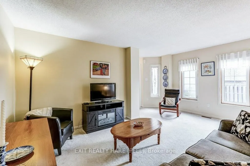 Photo 13 of 86 Lent Crescent, Brampton, Fletcher's West — HOMEH
